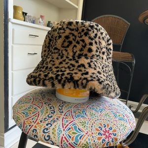 Fuzzy Cheetah print bucket hat!